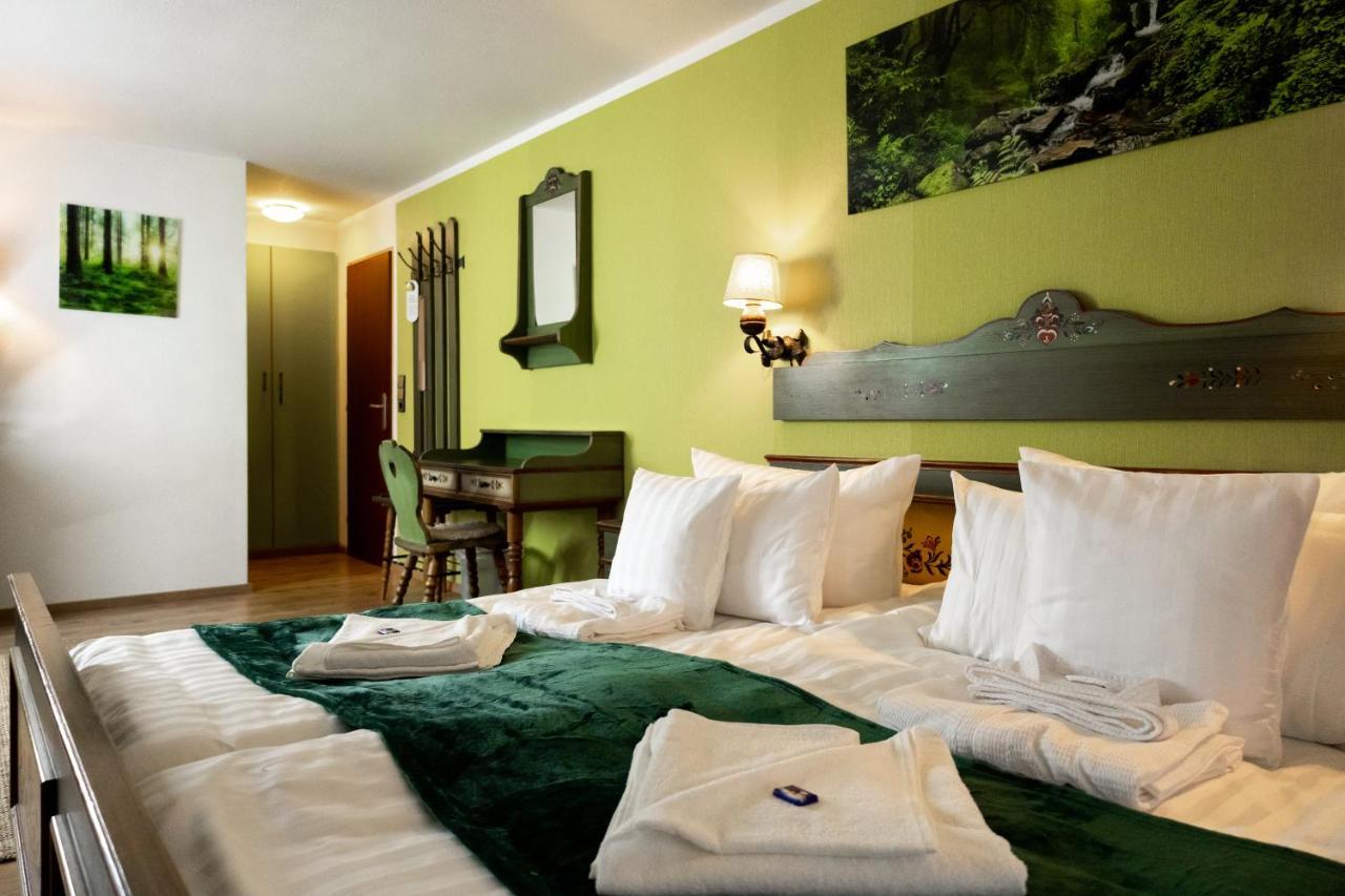 Hotel Zum See, Titisee Bagian luar foto