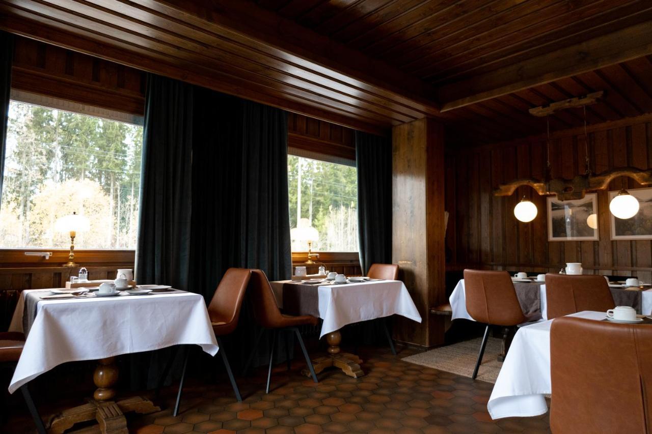 Hotel Zum See, Titisee Bagian luar foto