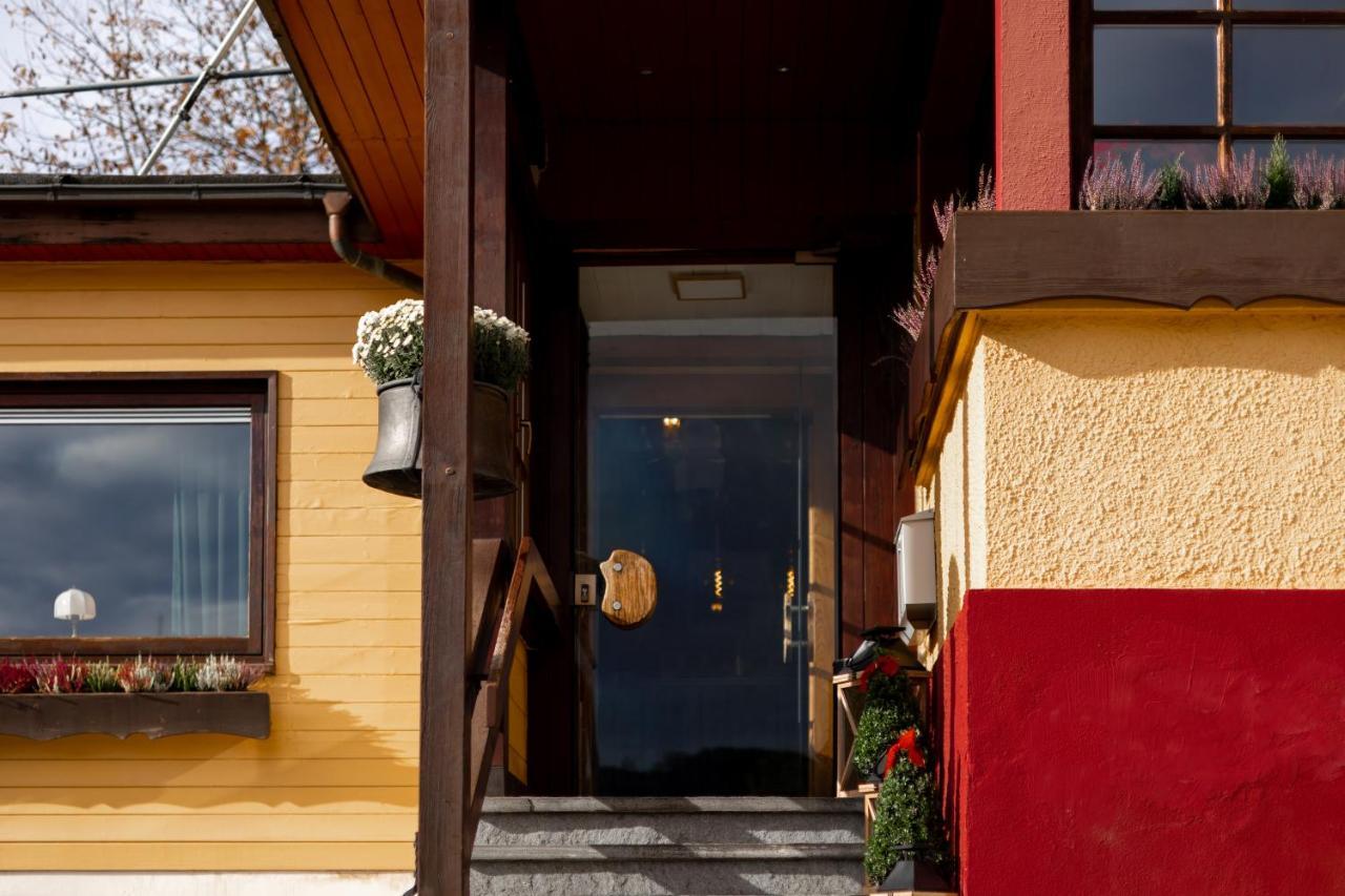 Hotel Zum See, Titisee Bagian luar foto