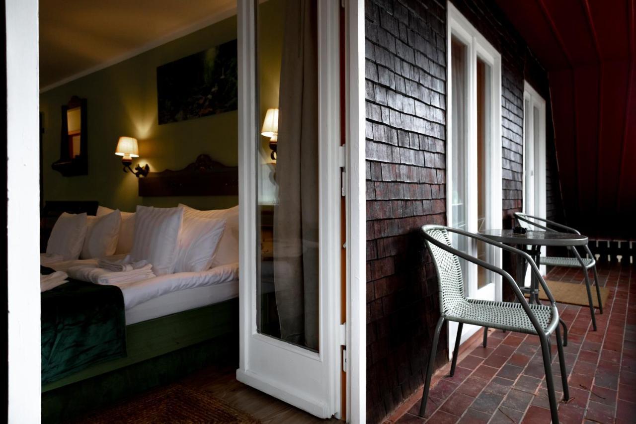 Hotel Zum See, Titisee Bagian luar foto