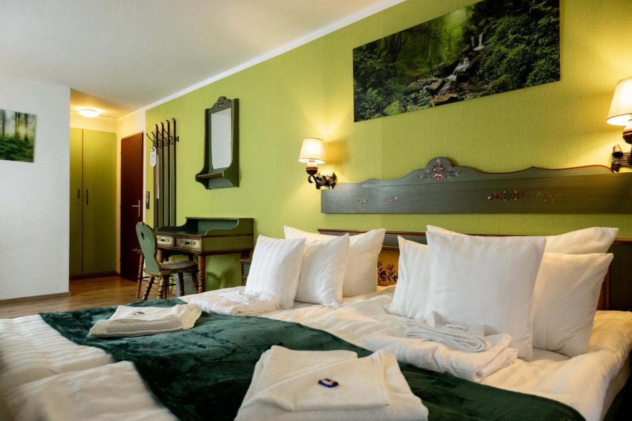 Hotel Zum See, Titisee Bagian luar foto