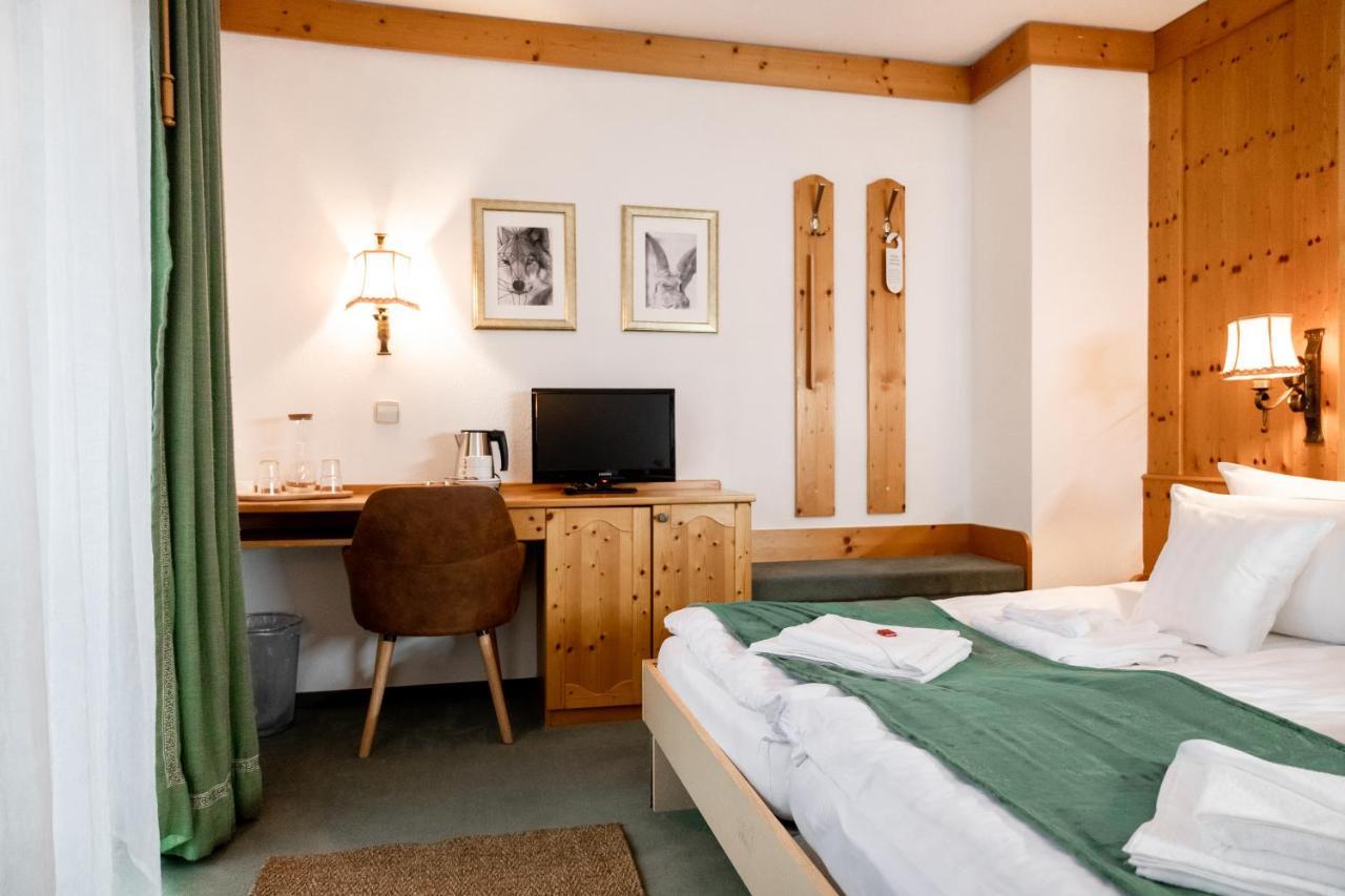 Hotel Zum See, Titisee Bagian luar foto