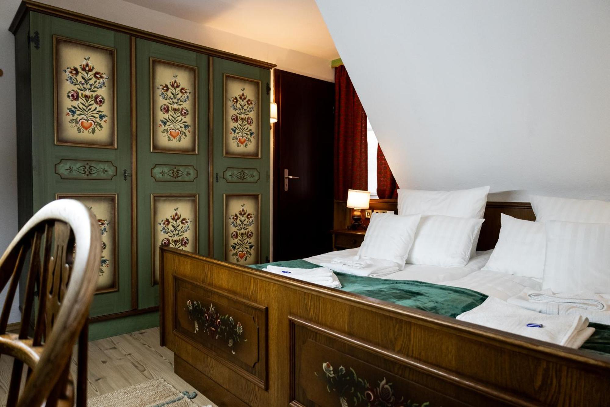 Hotel Zum See, Titisee Bagian luar foto