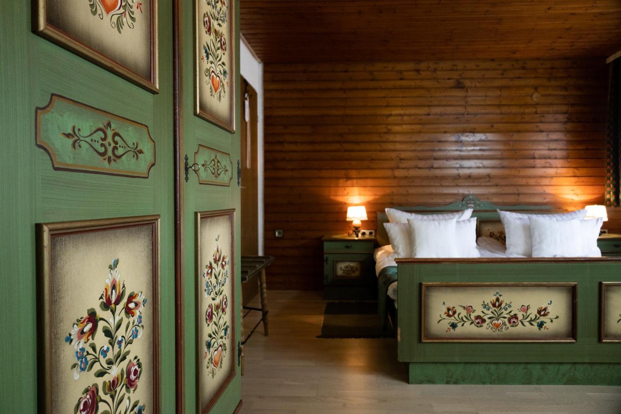 Hotel Zum See, Titisee Bagian luar foto